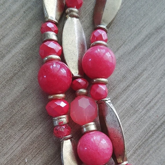 Pink Jade and Gold-tone Three-Strand Necklace - Picture 6 of 7